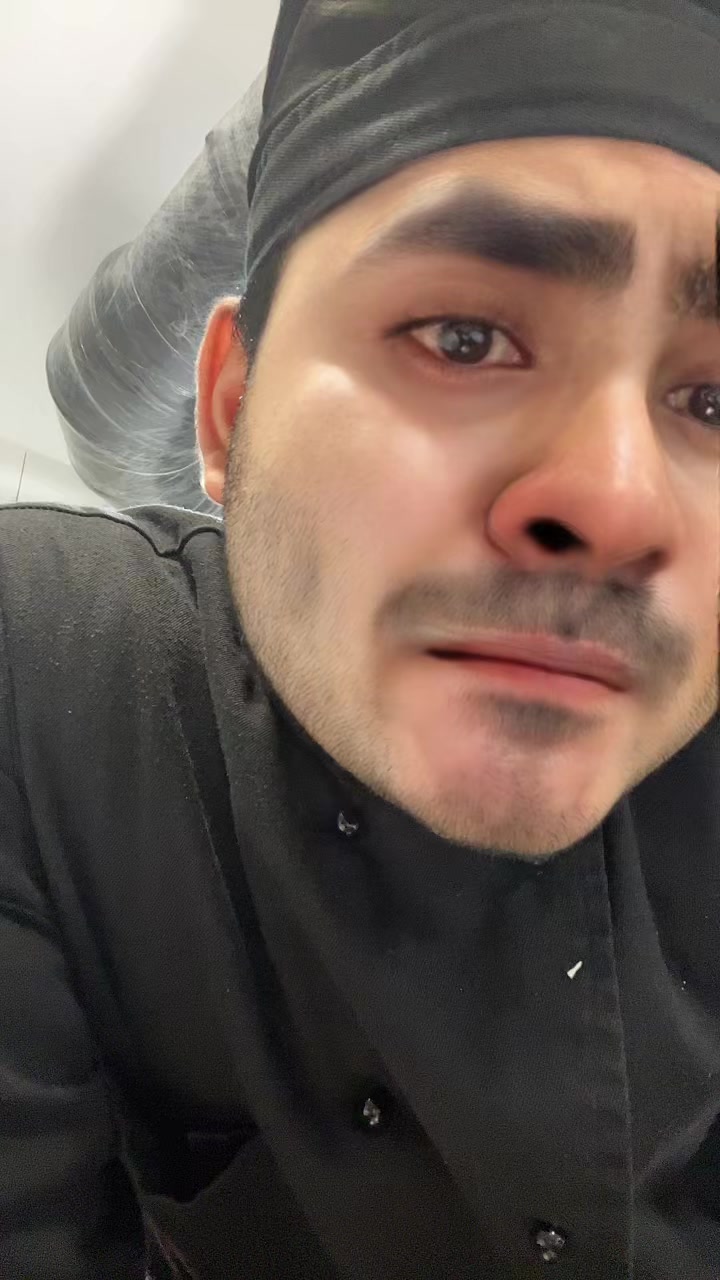 @dimpleboy(sam)🇷🇴🇮🇹🇨🇭🇫🇷
