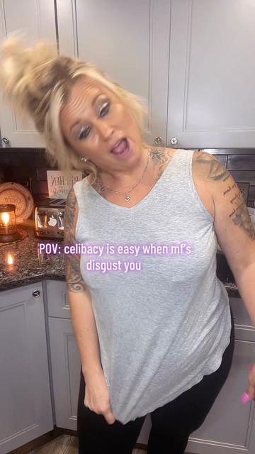 @HotMessMissRiss🩷