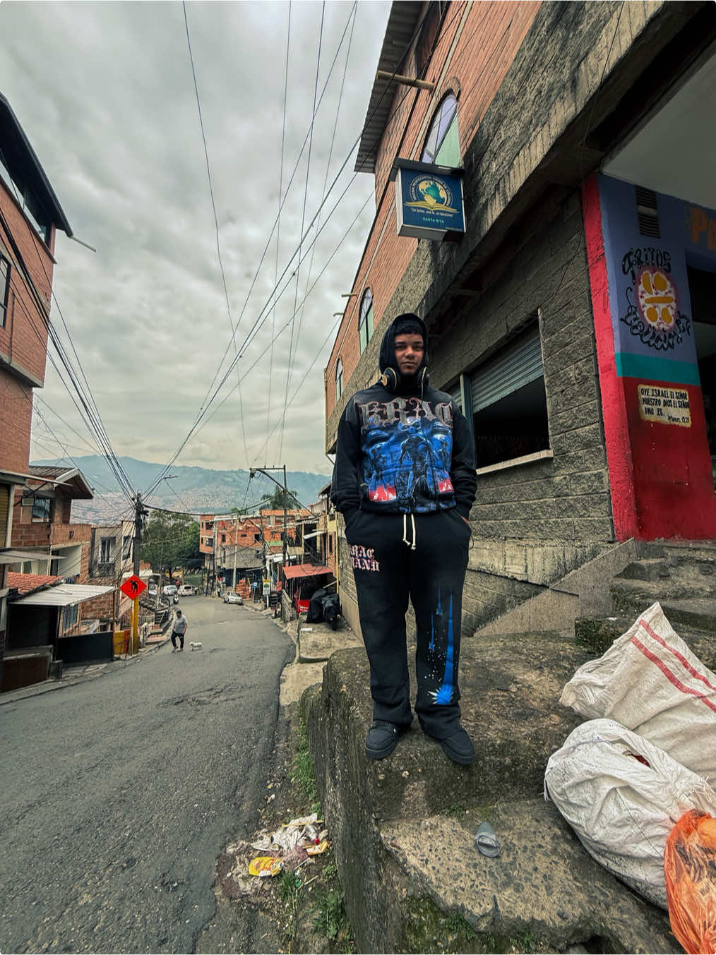 @L E O N I Z