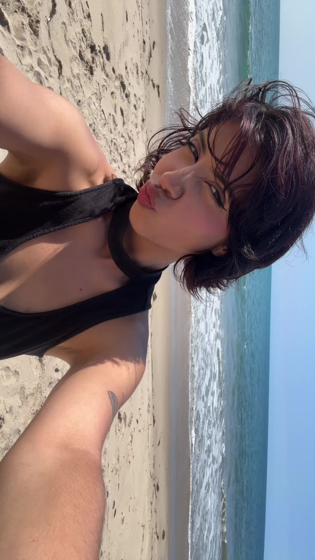 @hotgirlfrida