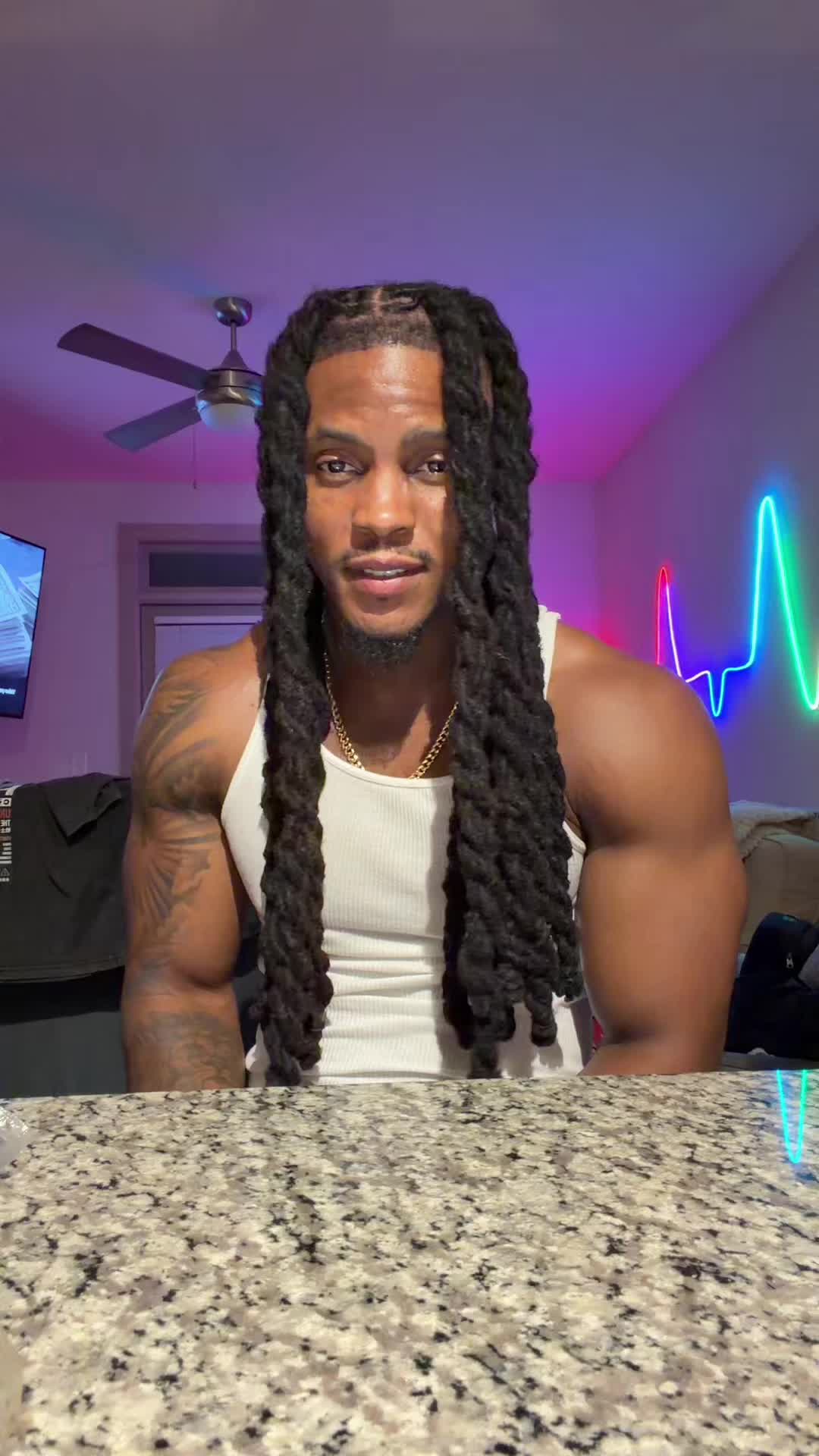 @1plutofit