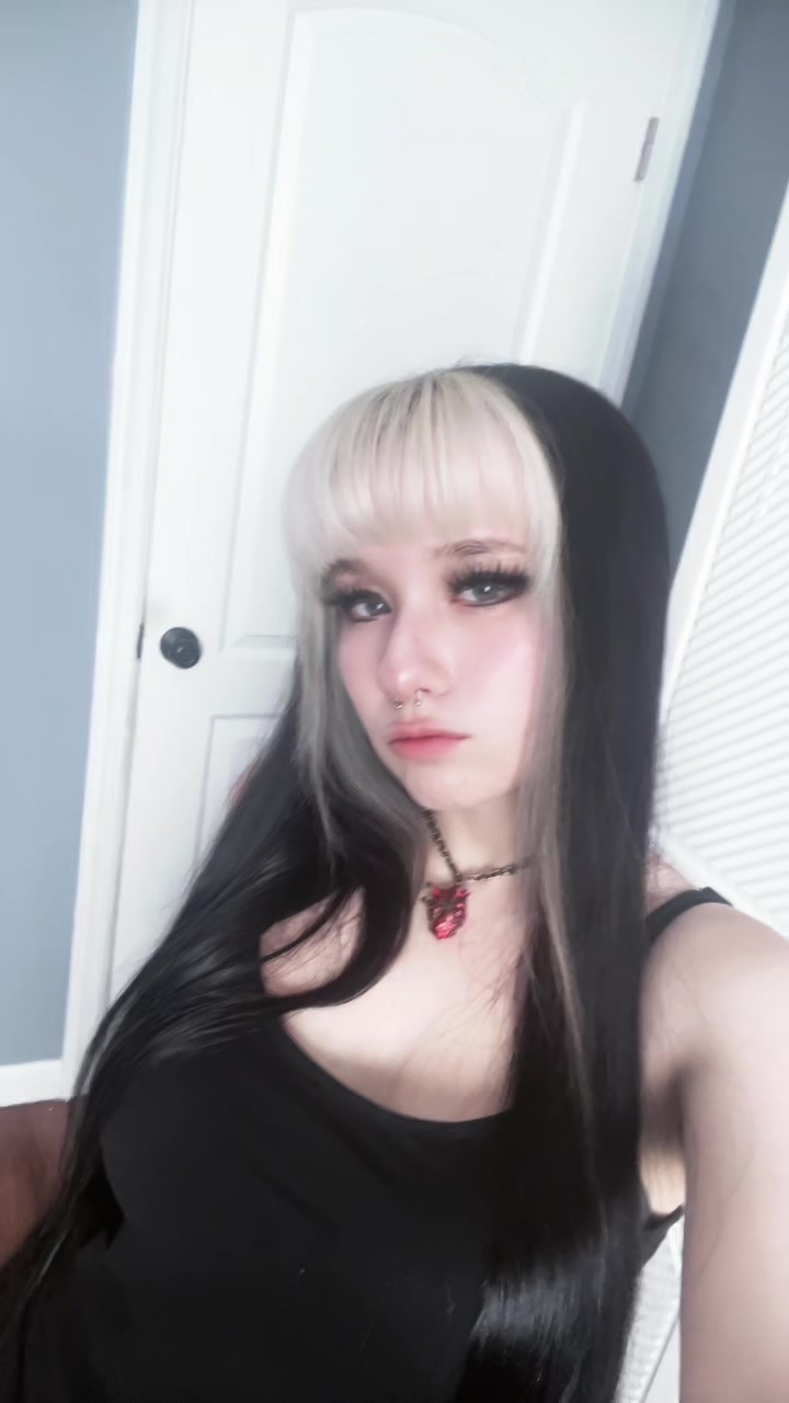 @earthto_emmiee