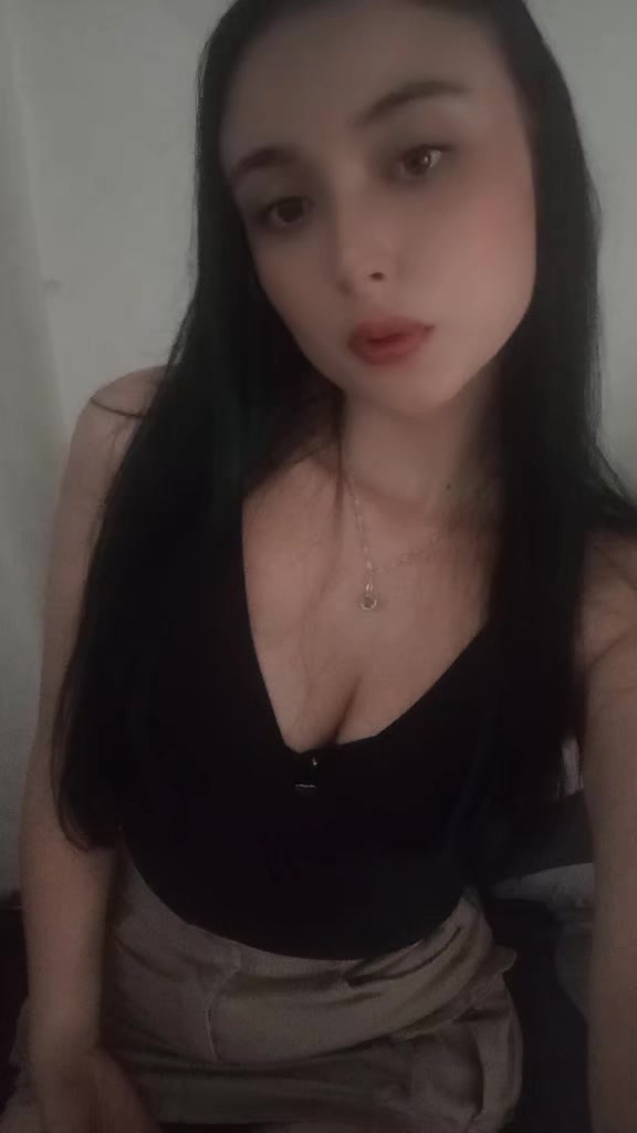 @Laura Valencia🐼🐼