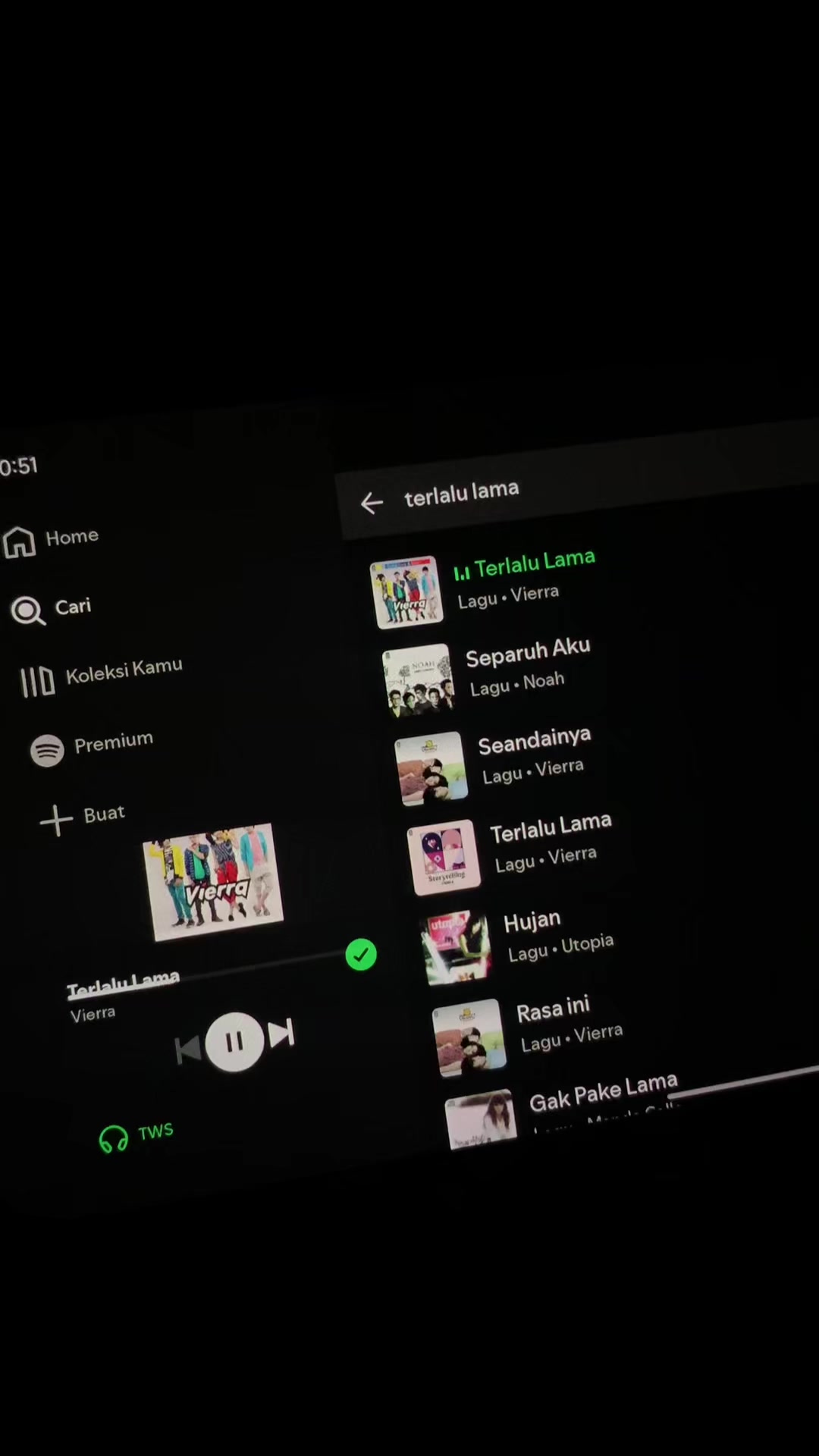 @🎧