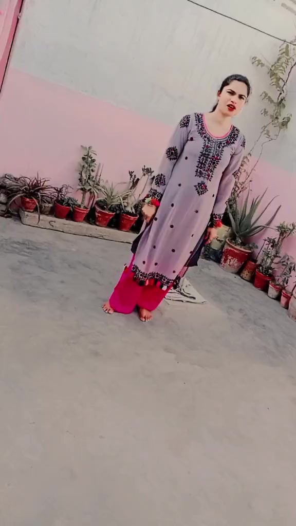 @KARACHI GIRL 🤭