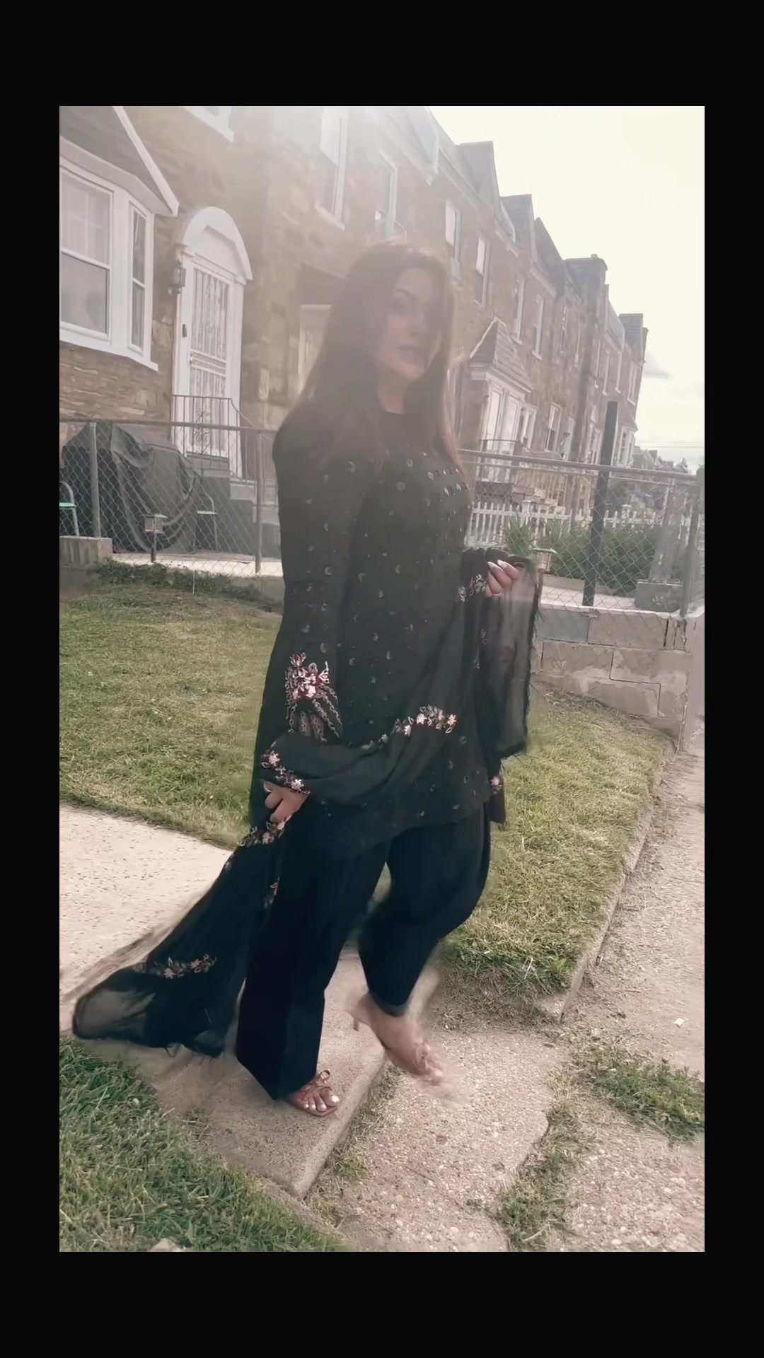 @R!$🦋