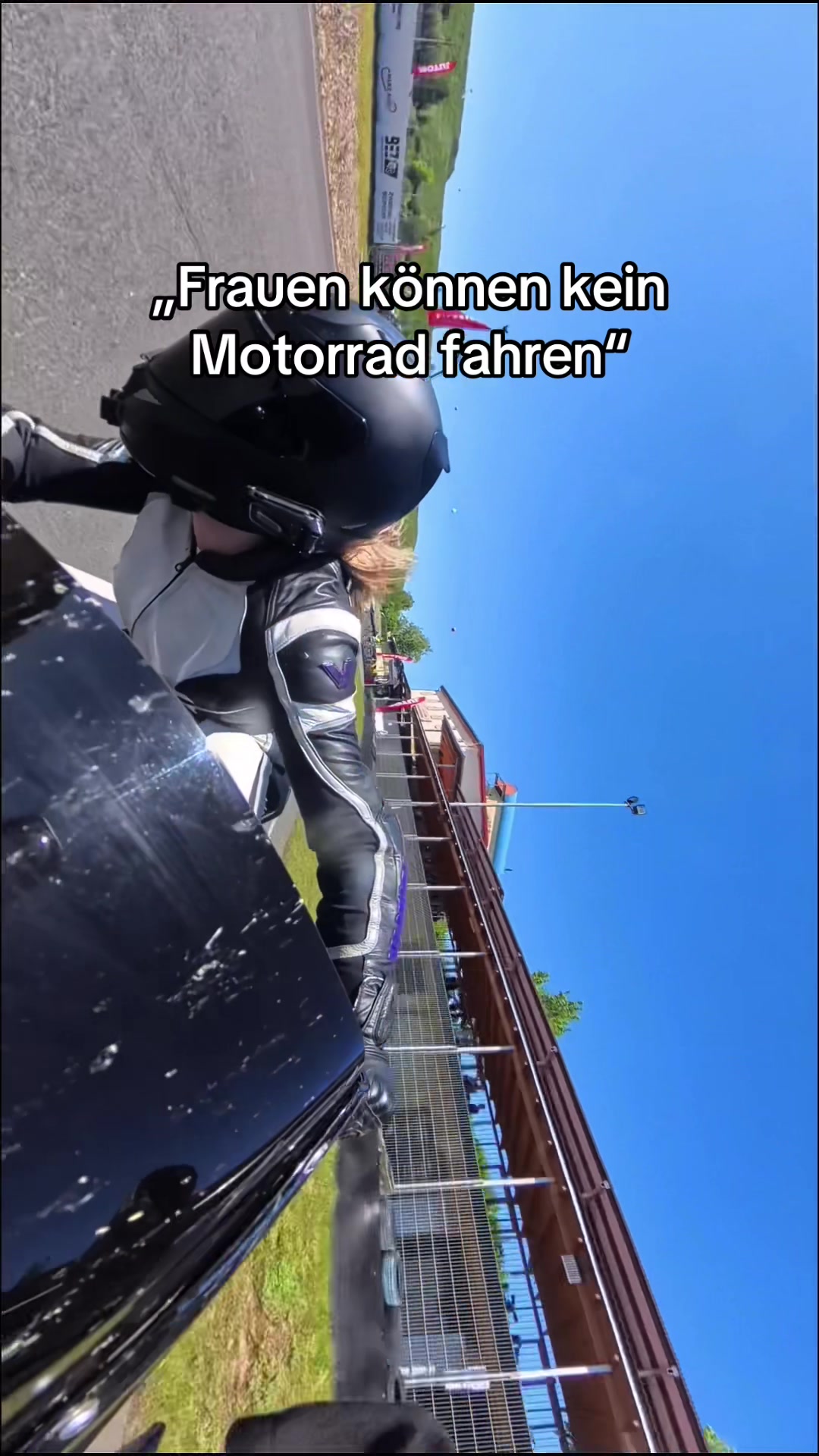 @Lara Silane | Motorradvlogs