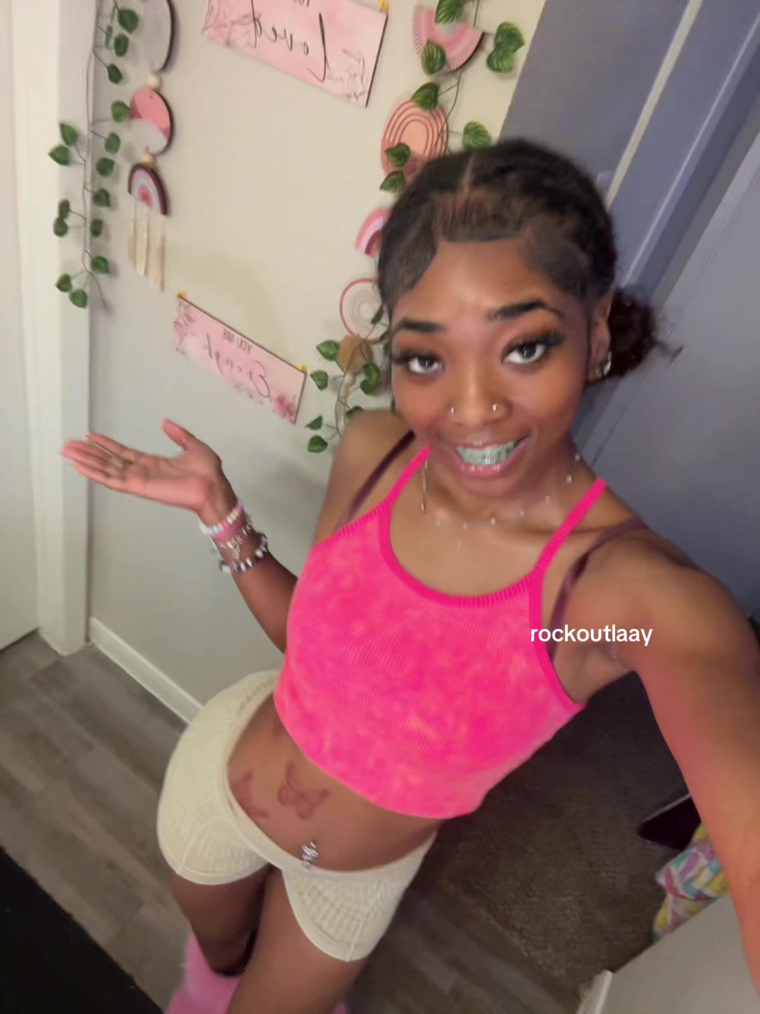 @rockoutlaay