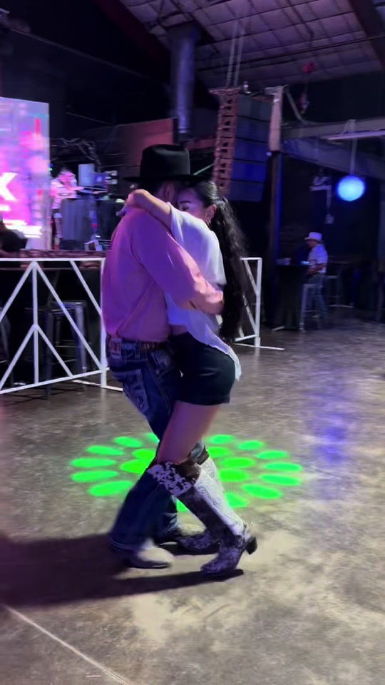 @analiya