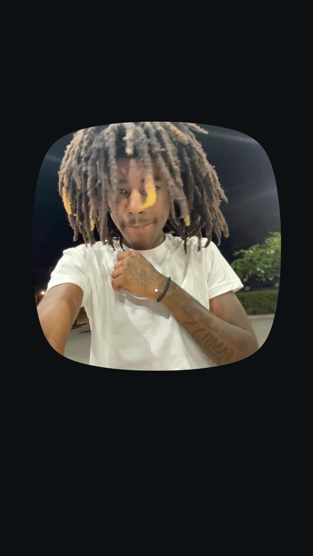 @⃟