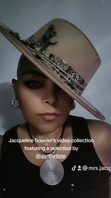 @Jacqueline Bouvier🅱️