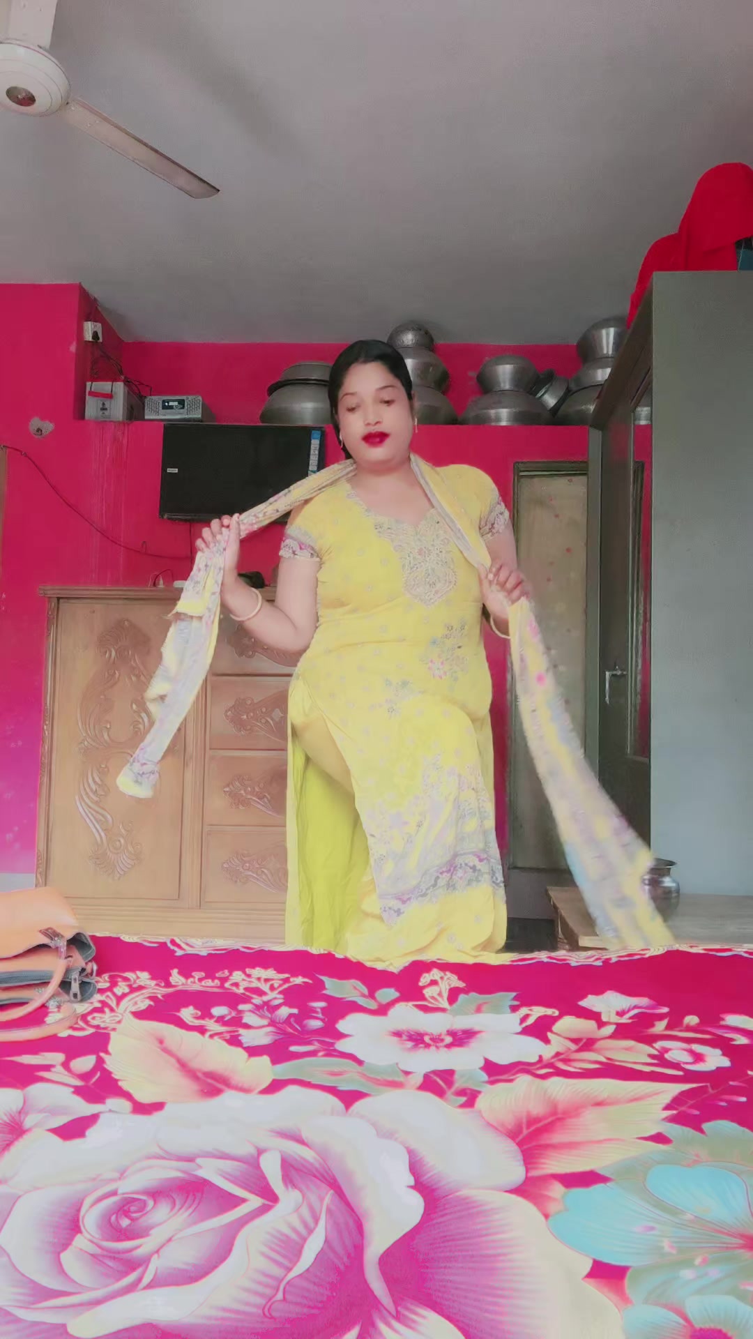 @মিস কবিতা আক্তার