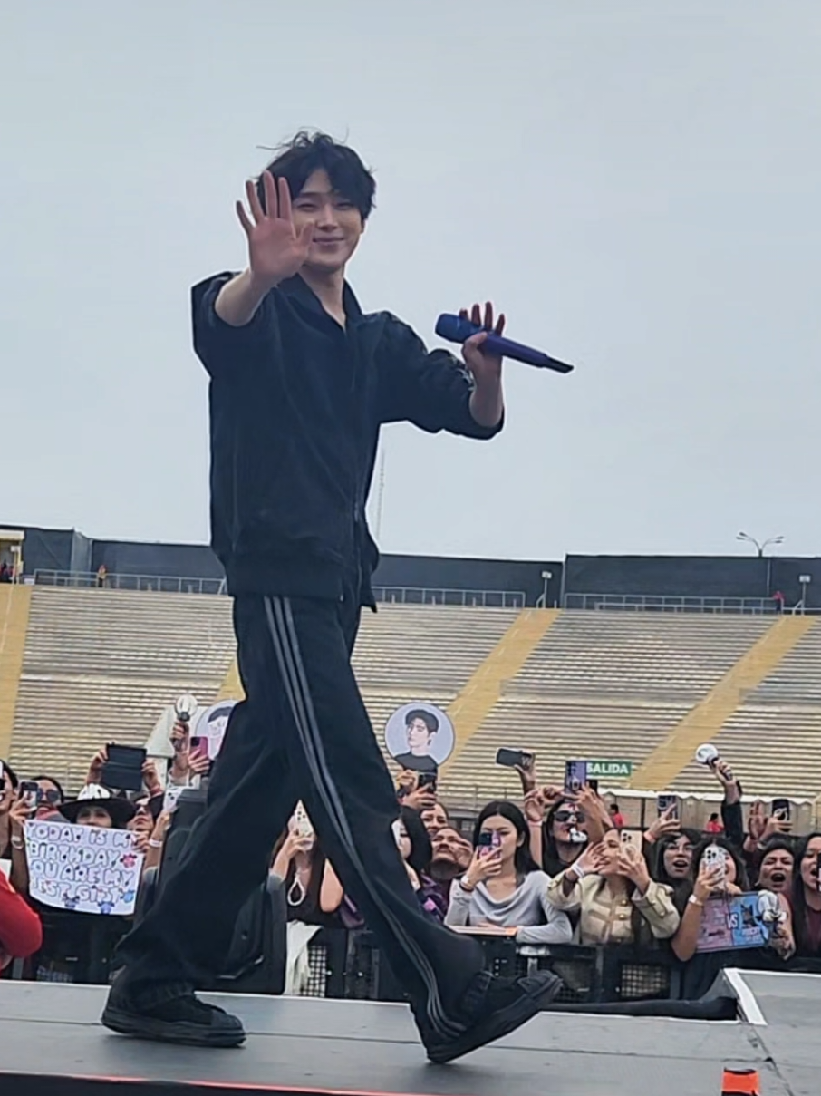 @𝐉𝐚𝐳𝐳𝐲 🍒