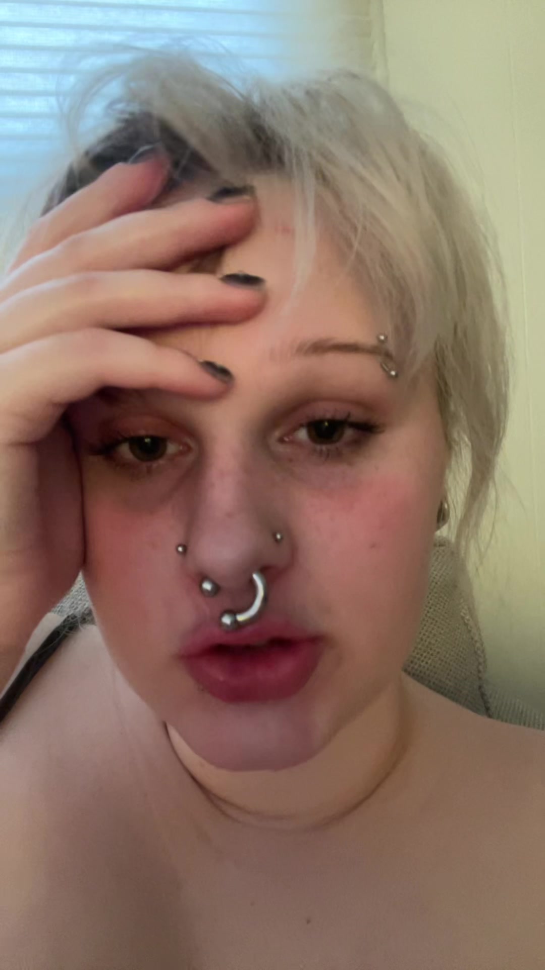 @(stella) not underboob