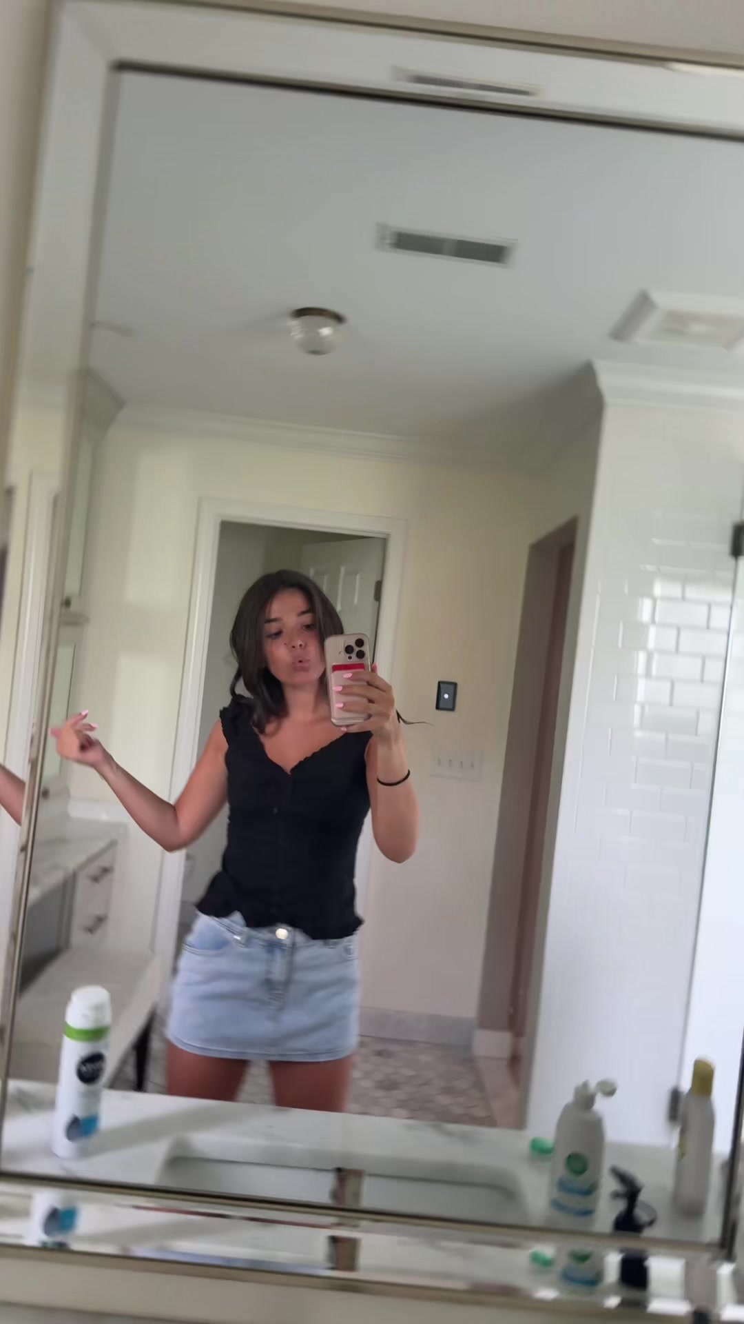 @lolaxcora