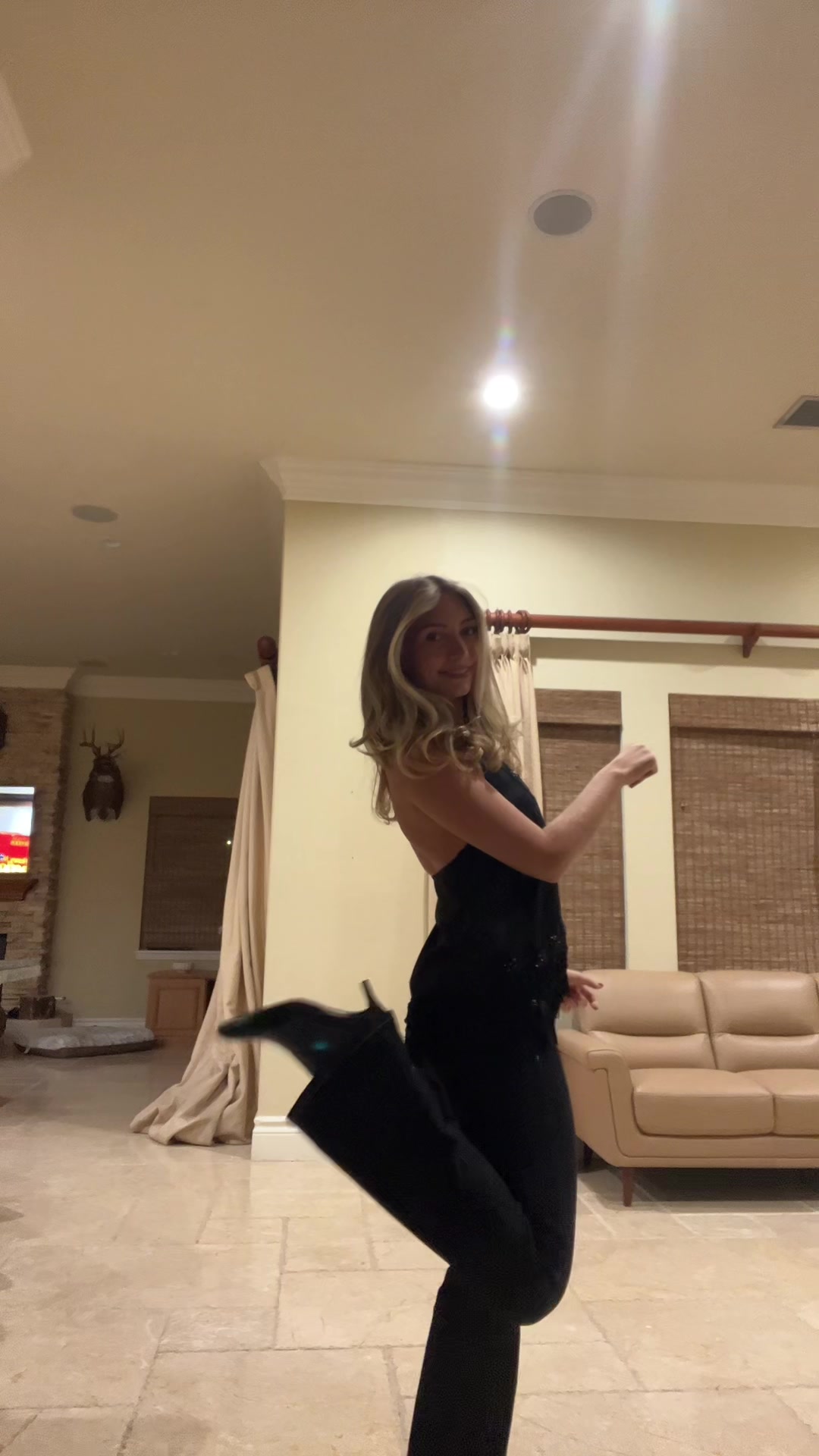 @Bella
