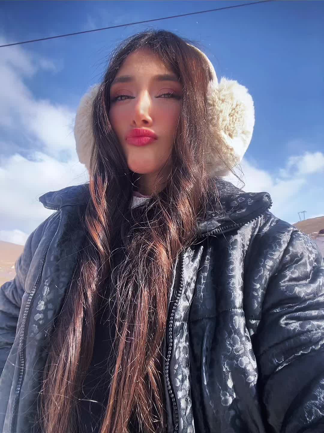 @hstiw_e