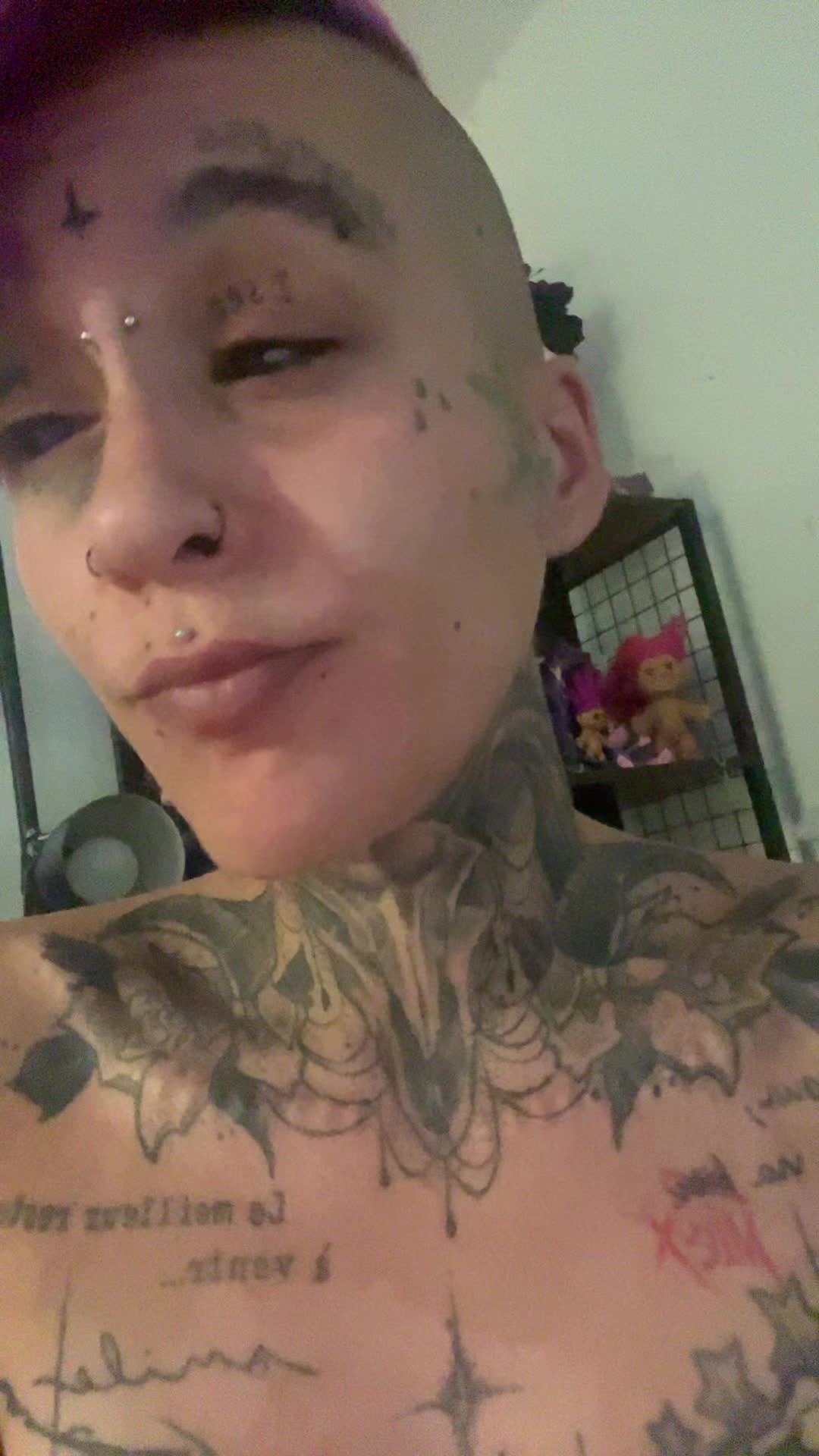 @𝓹𝓾𝓻𝓹𝓵𝓮 𝓮𝔂𝓮𝓼 💜👀