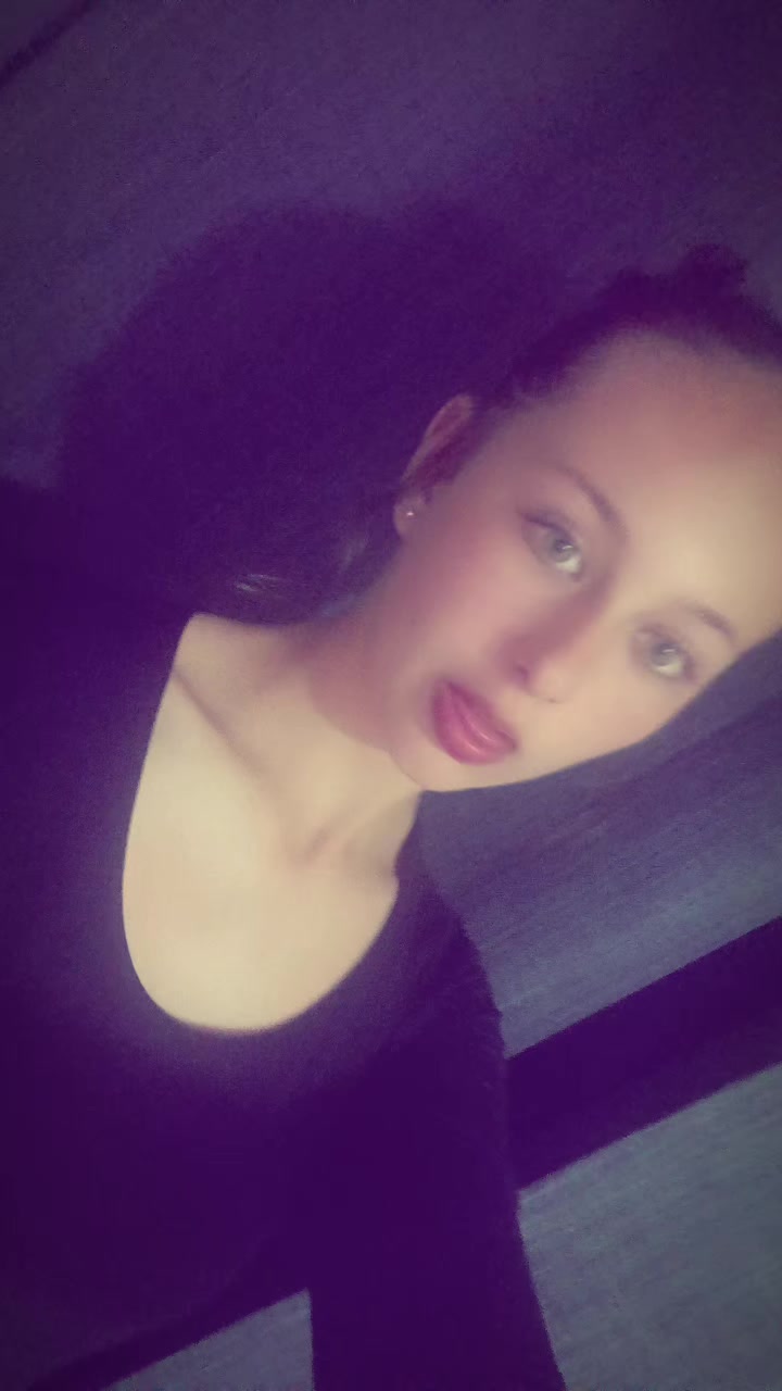 @your_fav_brunette