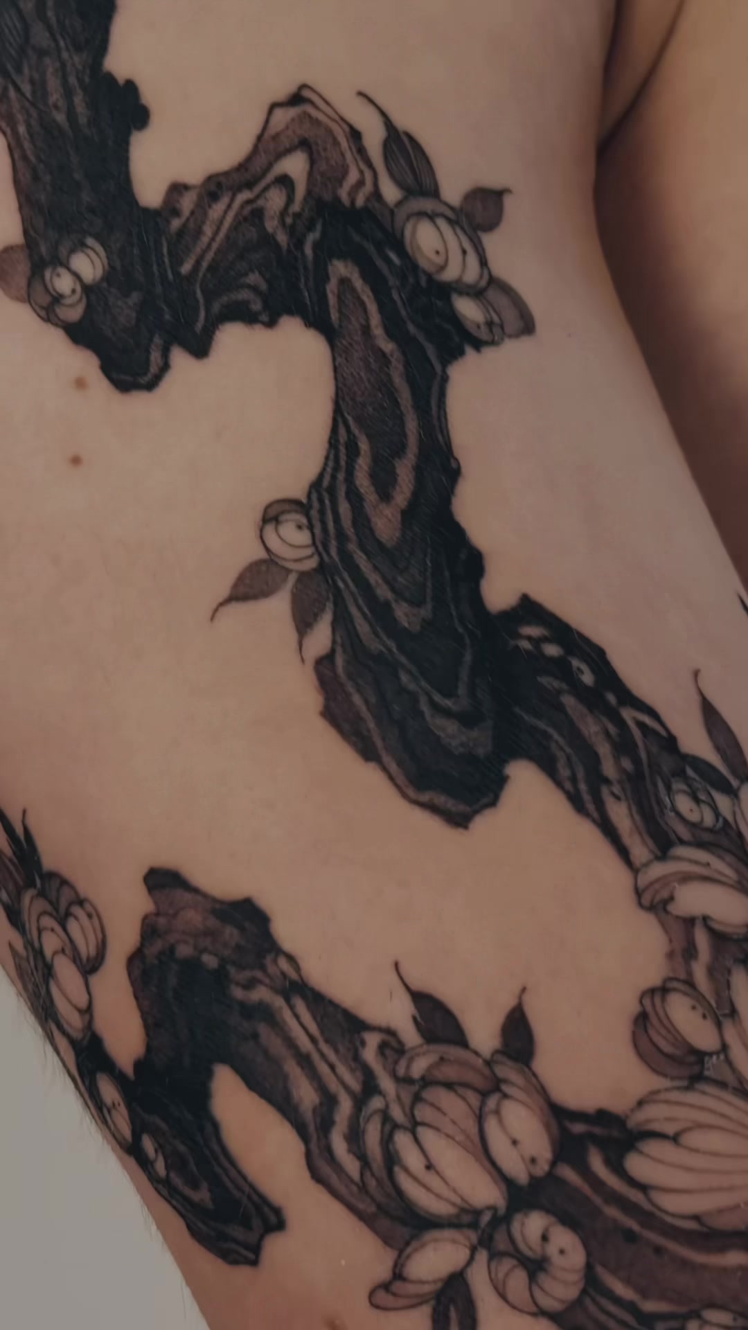 @Brennnessel Tattoo Berlin
