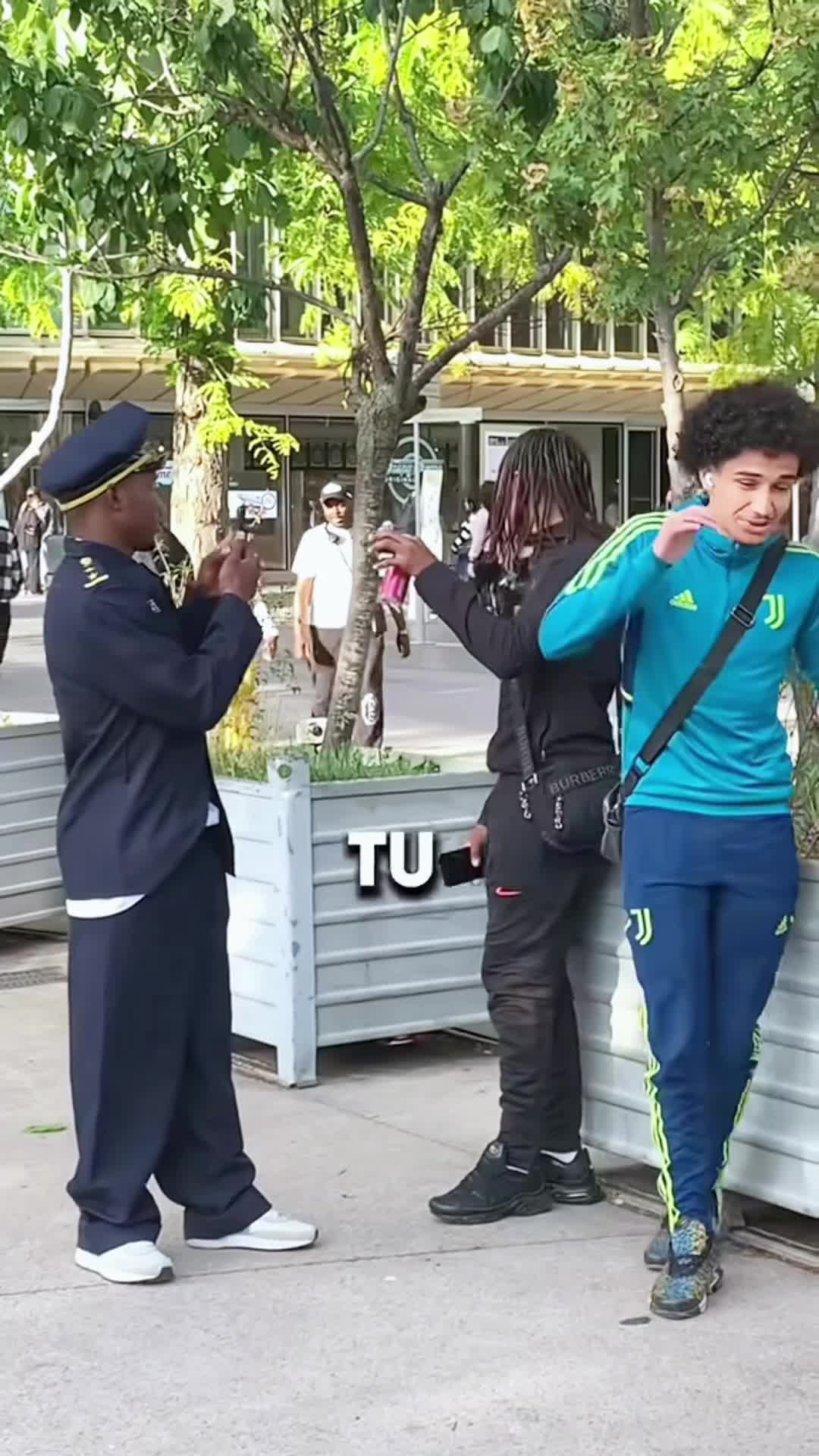 @Suarez le blackis🇨🇮🇫🇷