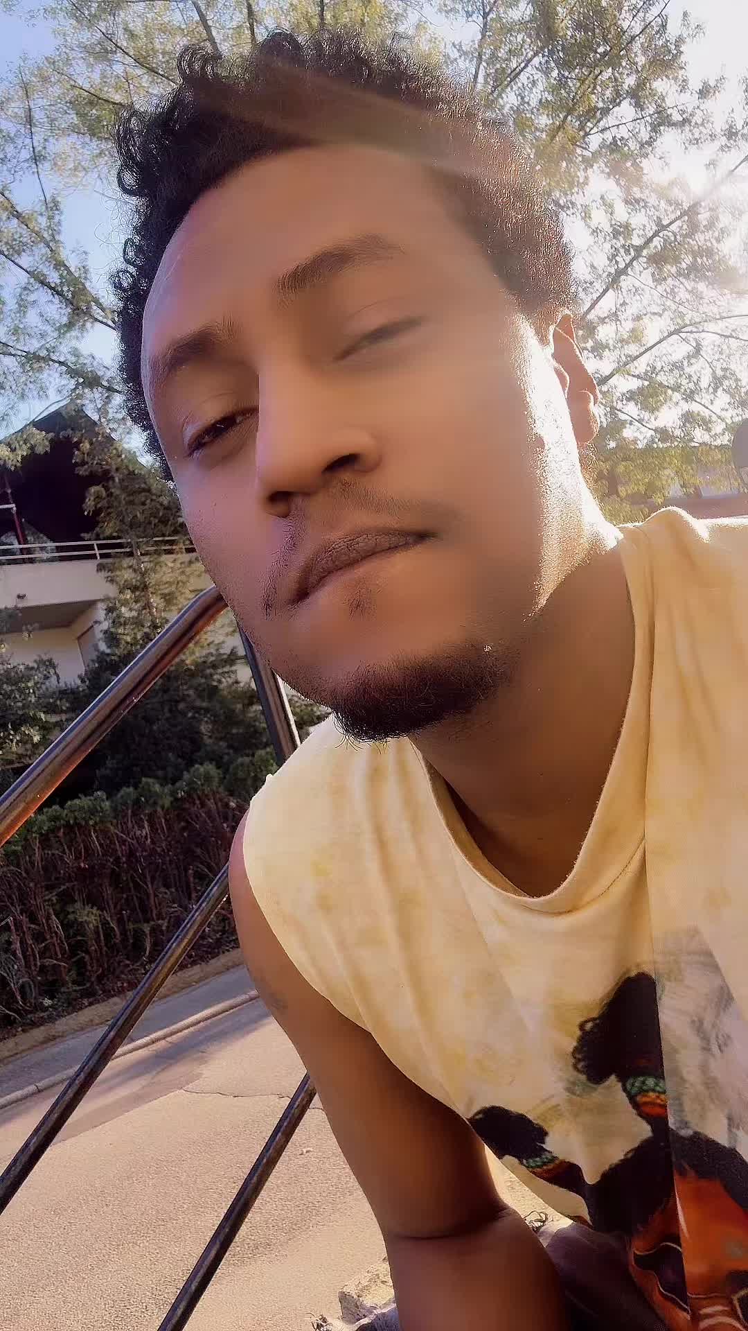 @waሴ
