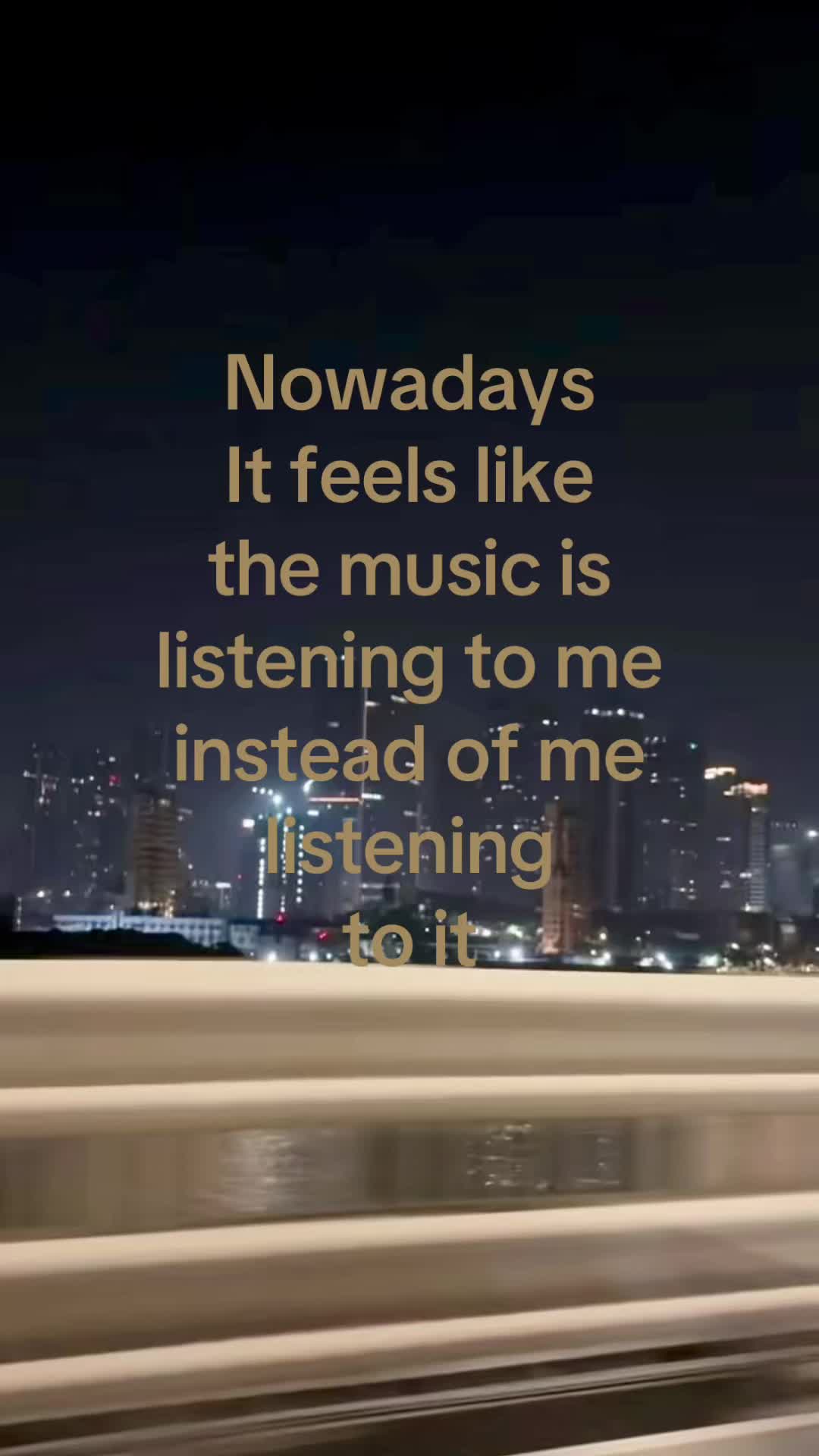 @⃟
