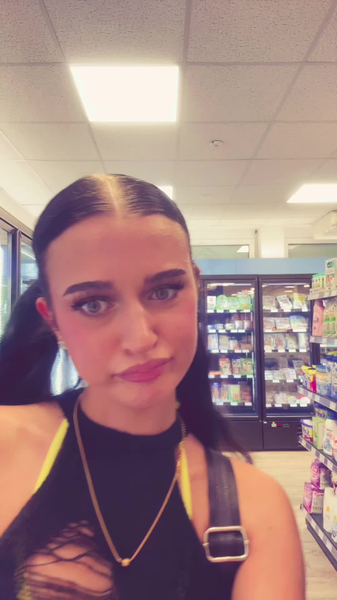 @freakyykiiki