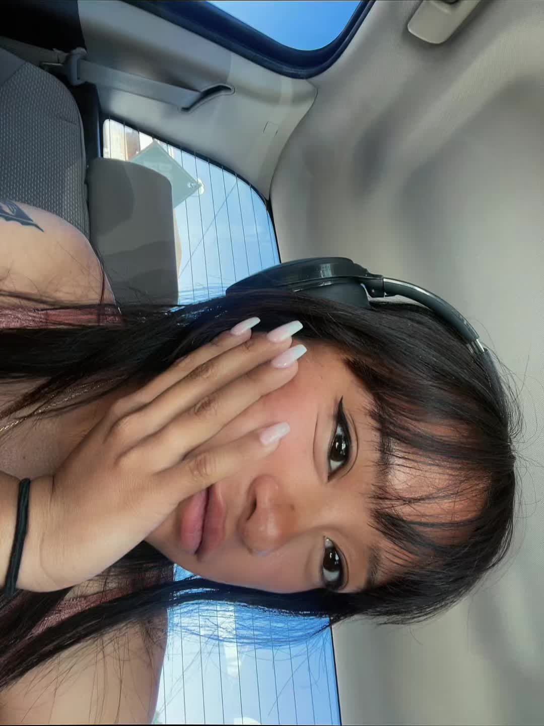 @Riaaa