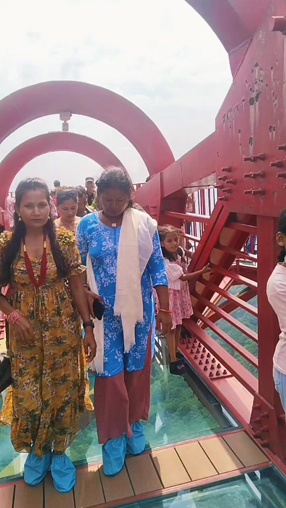 @साबित्री चौधरी (खोनमा थारु )