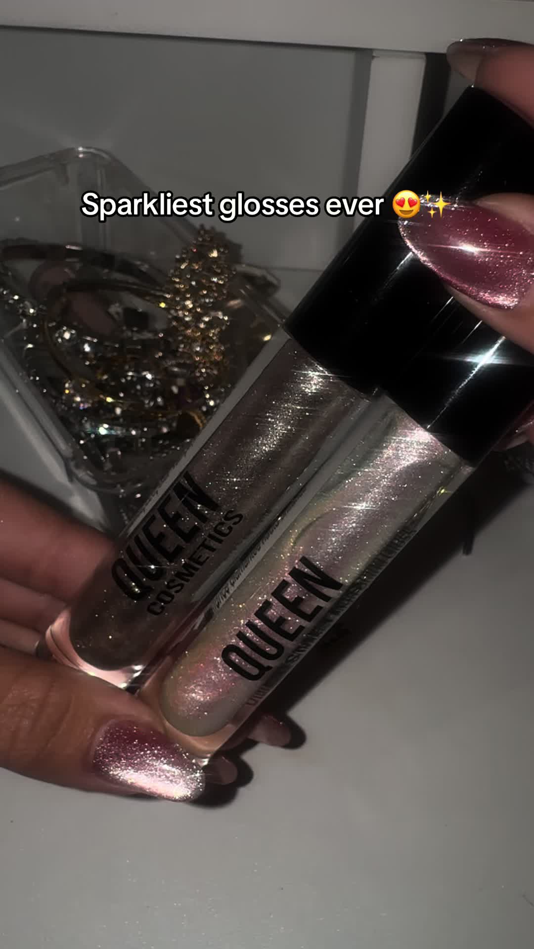 @Queencosmetics