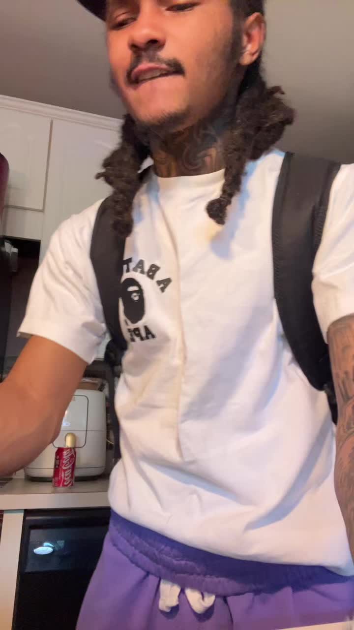 @🎒