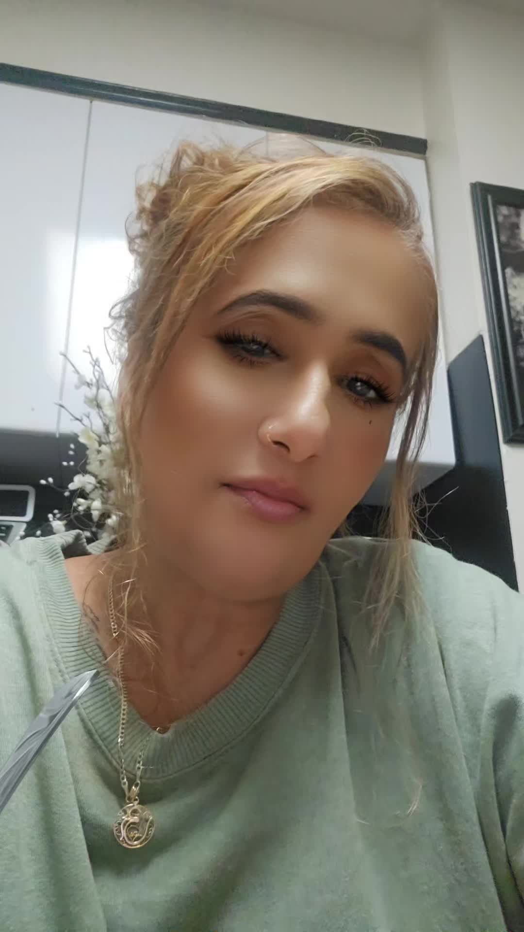 @Sabrina