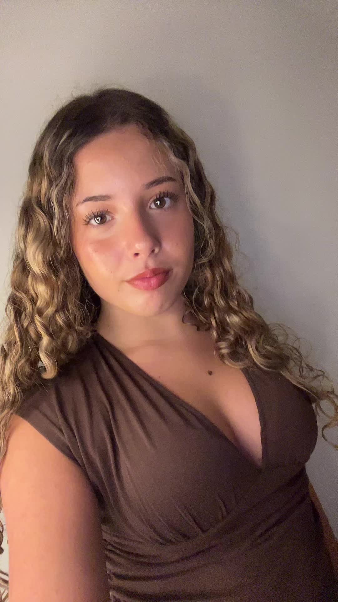 @𝐑𝐨𝐱𝐚𝐧𝐞&rsquo;🧞&zwj;♀️