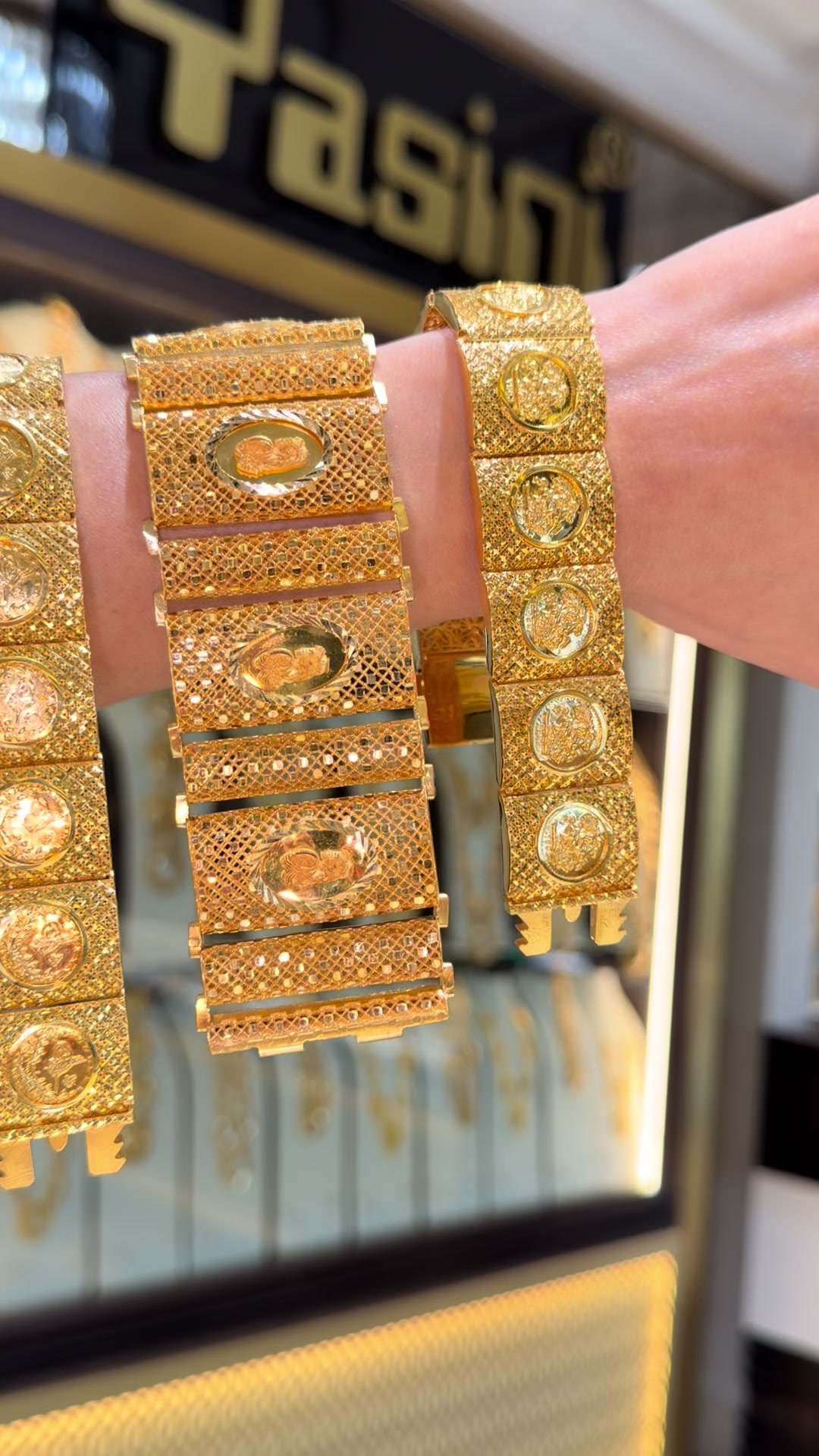 @Yasini Jewelers