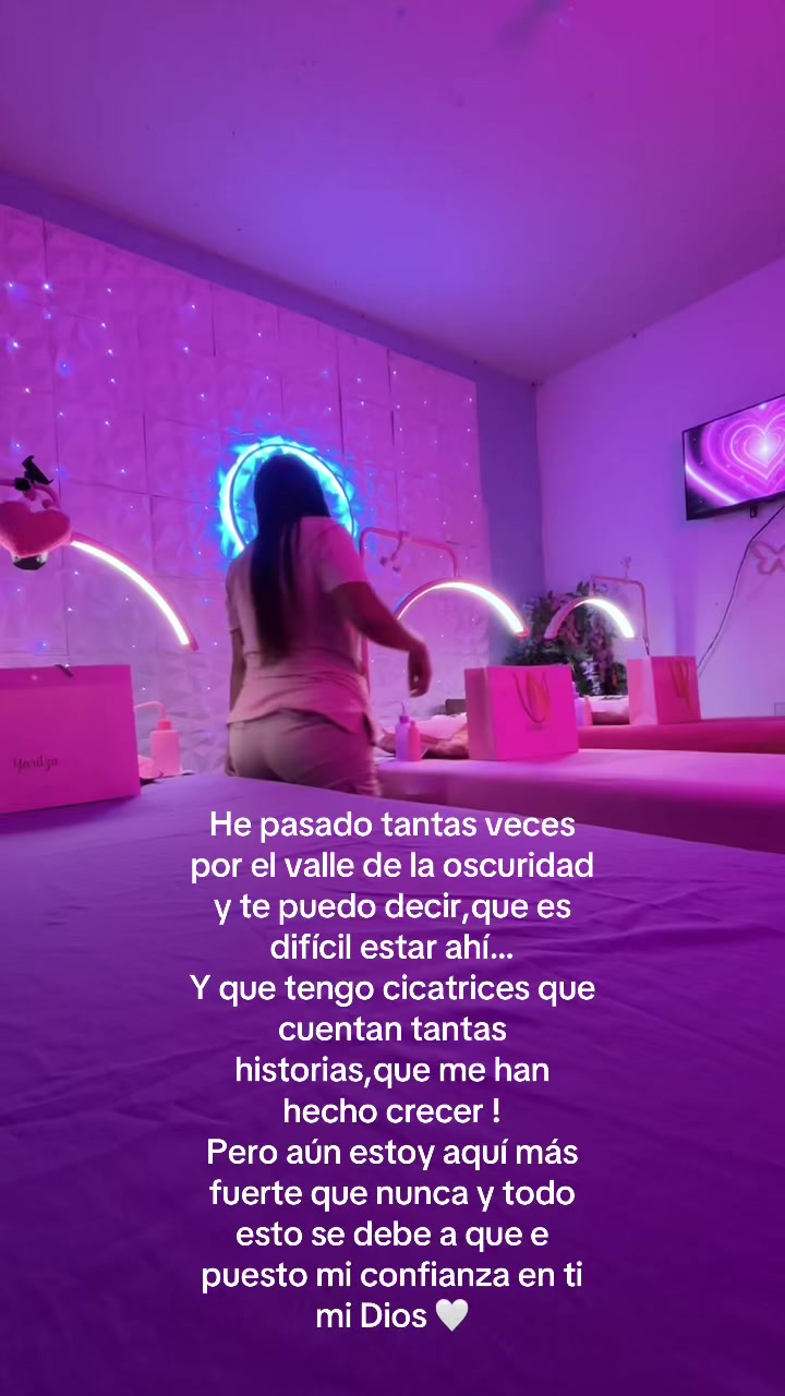 @🦋Loore Vazquez🦋