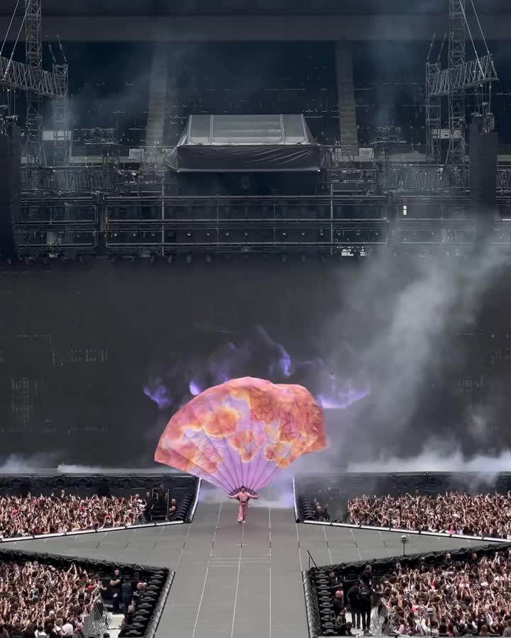 @𓂃꙳⋆videos from the eras tour
