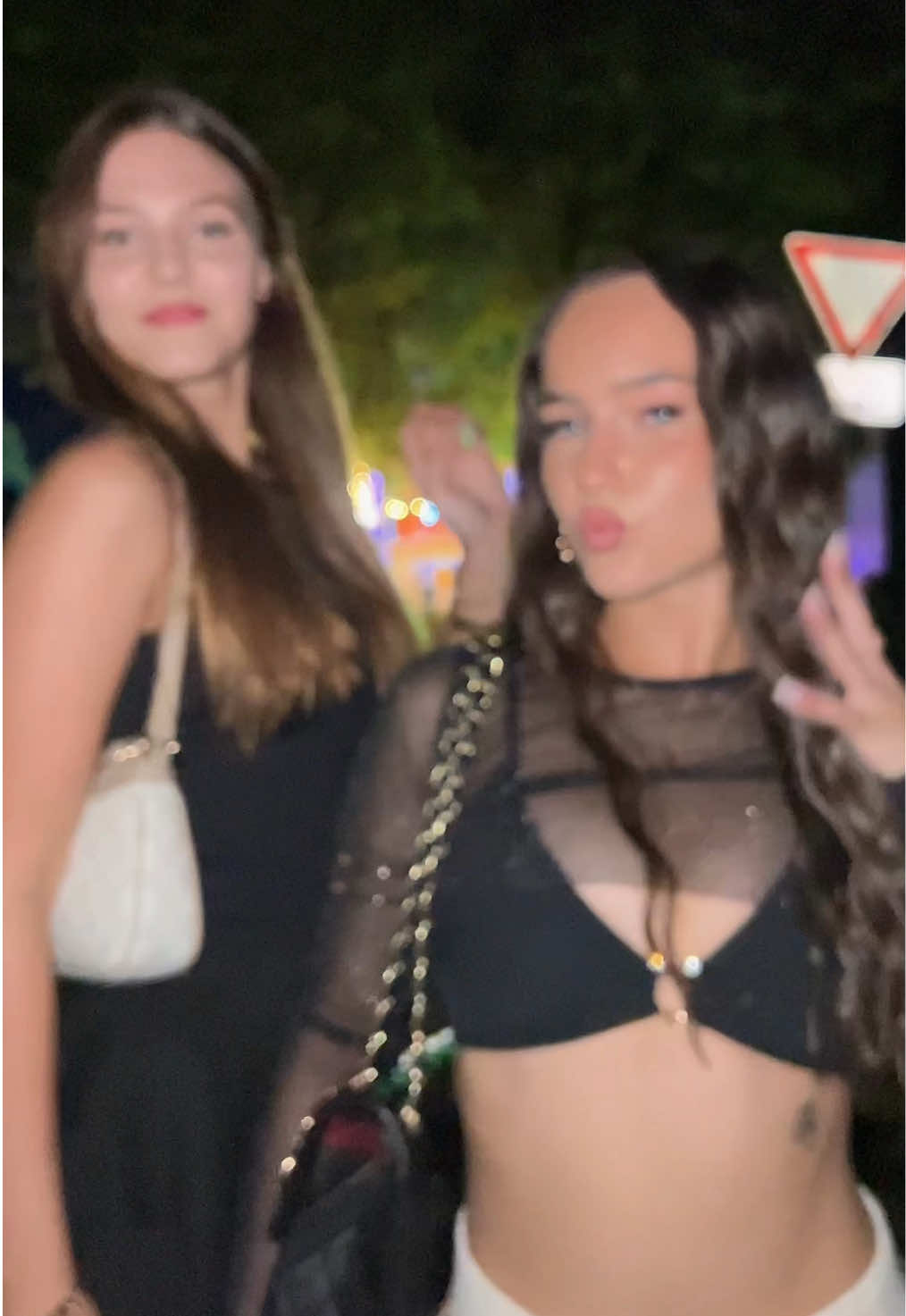 @alinawho