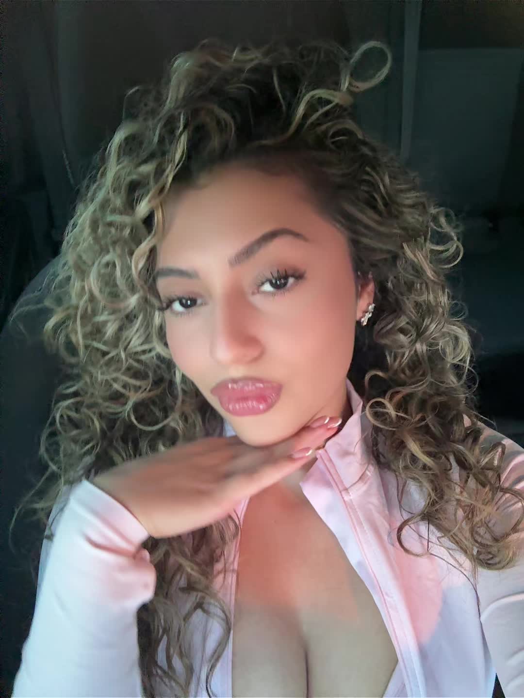 @Samvleyva