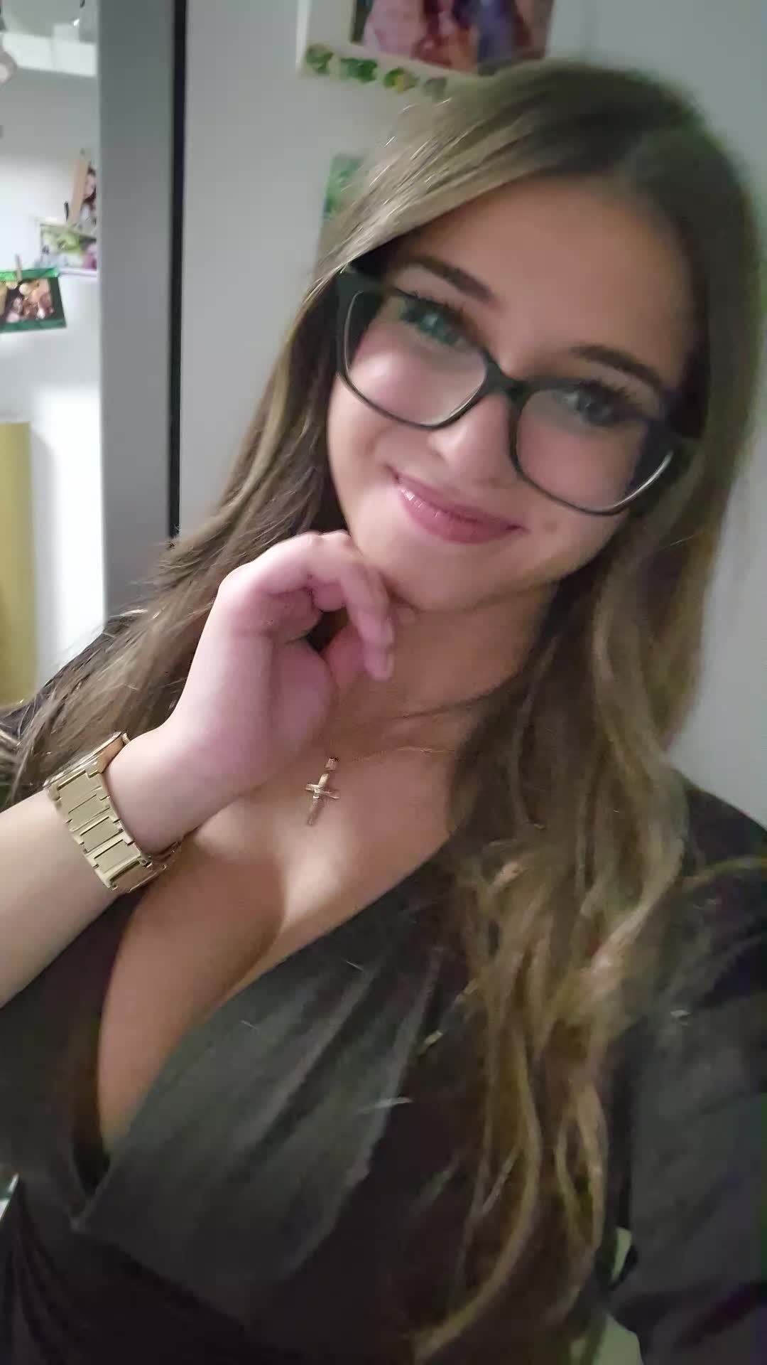 @𝒗𝒆𝒓𝒐𝒏𝒊𝒌𝒊_
