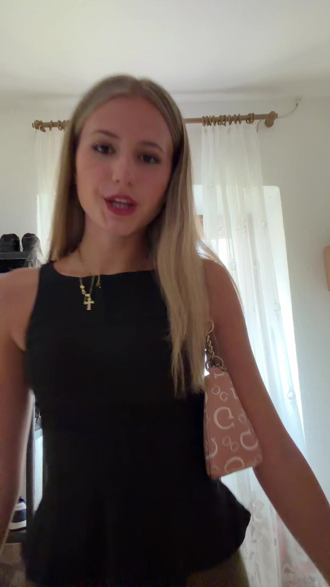 @juliaa