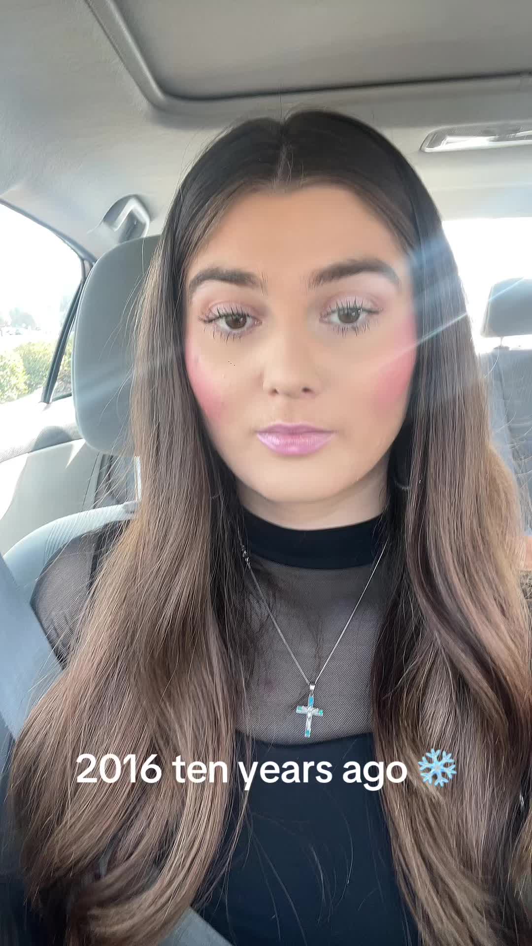 @larissaluxe