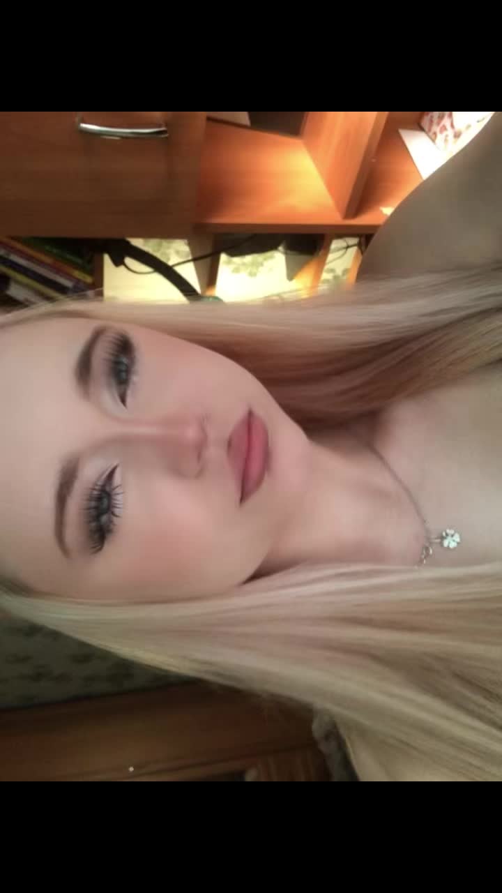 @аняяя