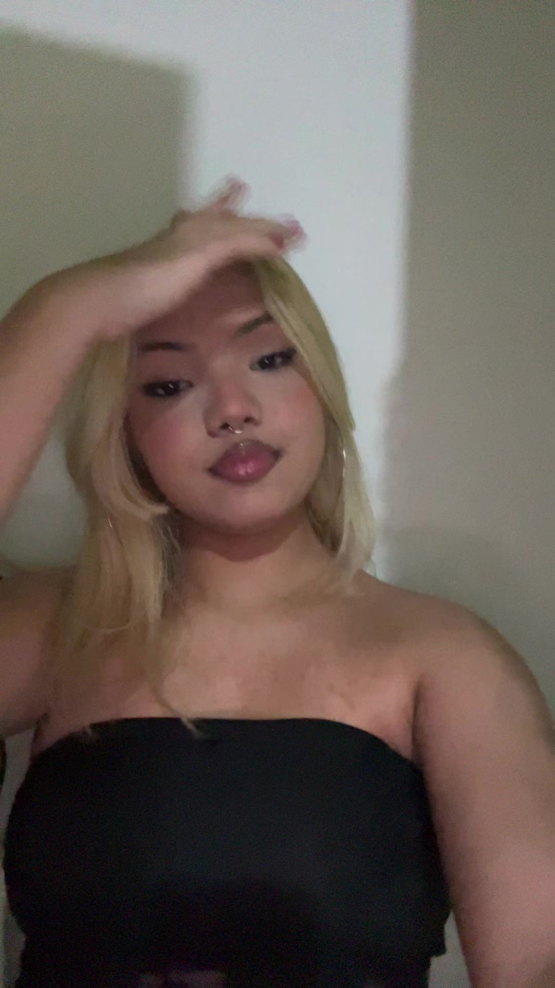 @linnyyas_
