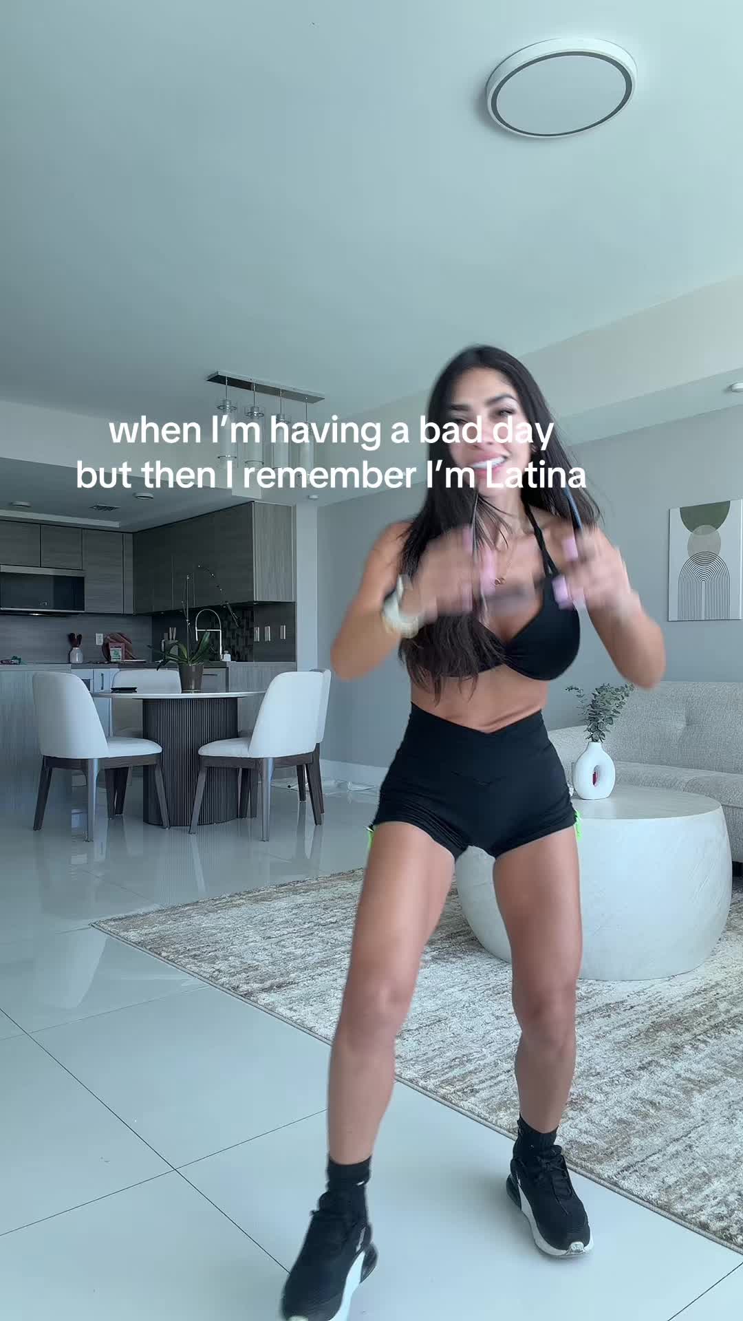 @Alessandra Leon