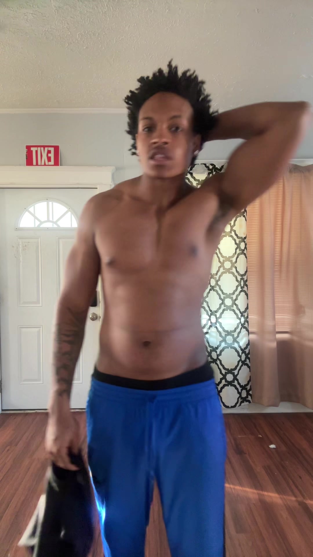 @LT
