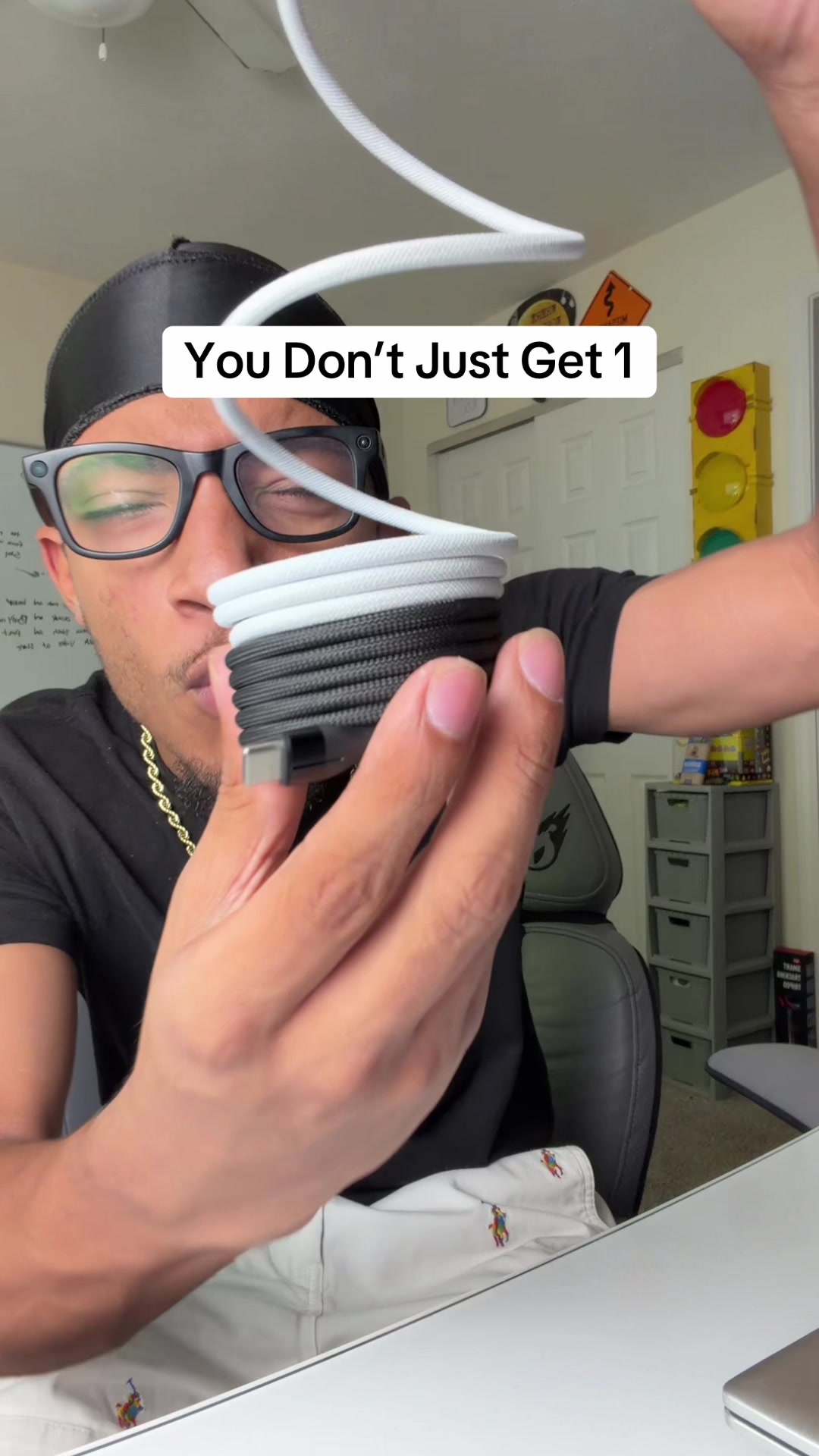 @jaylinfinds