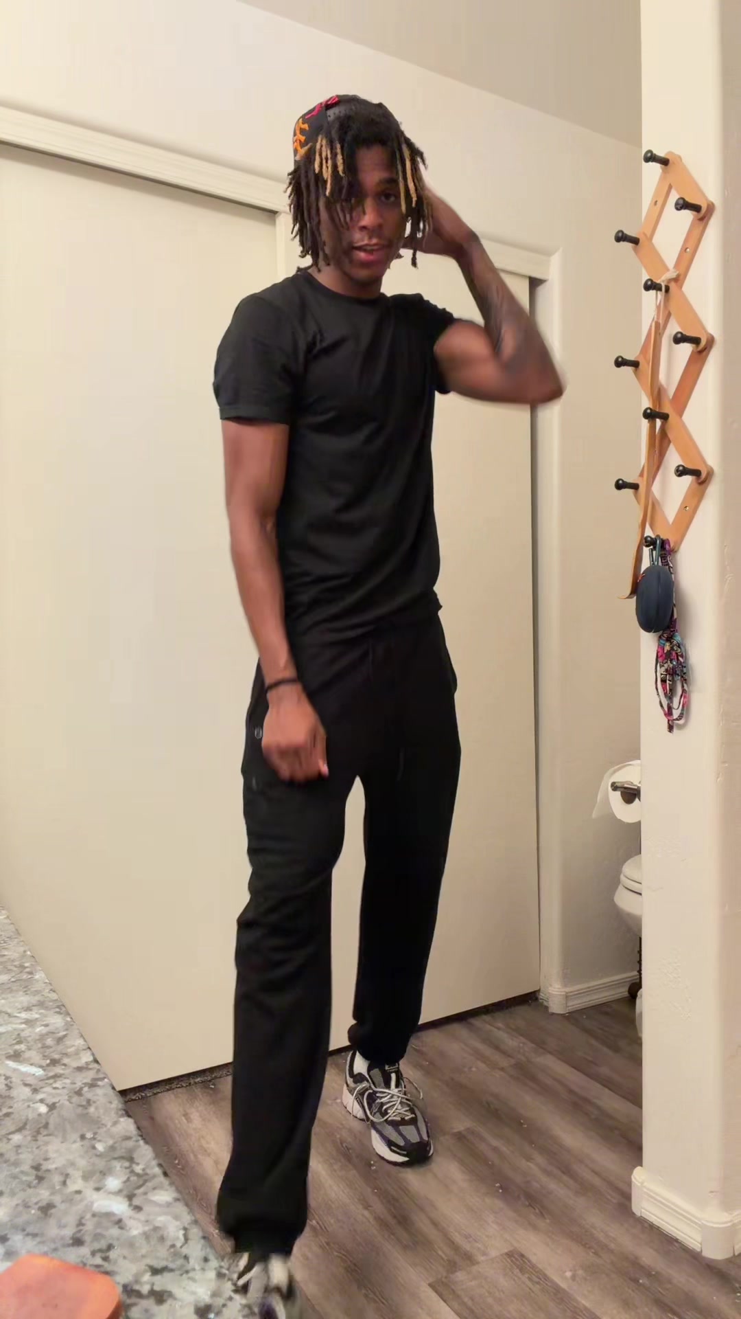 @__vonyy
