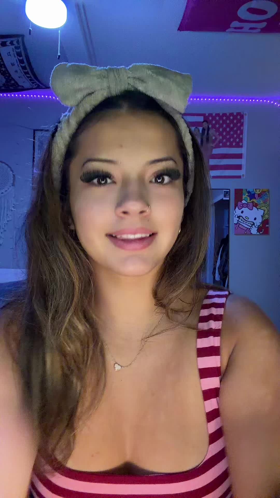 @Lilly F