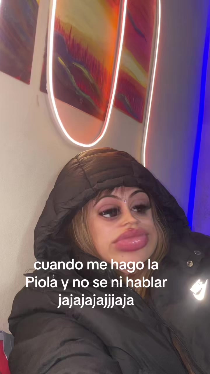 @Julii